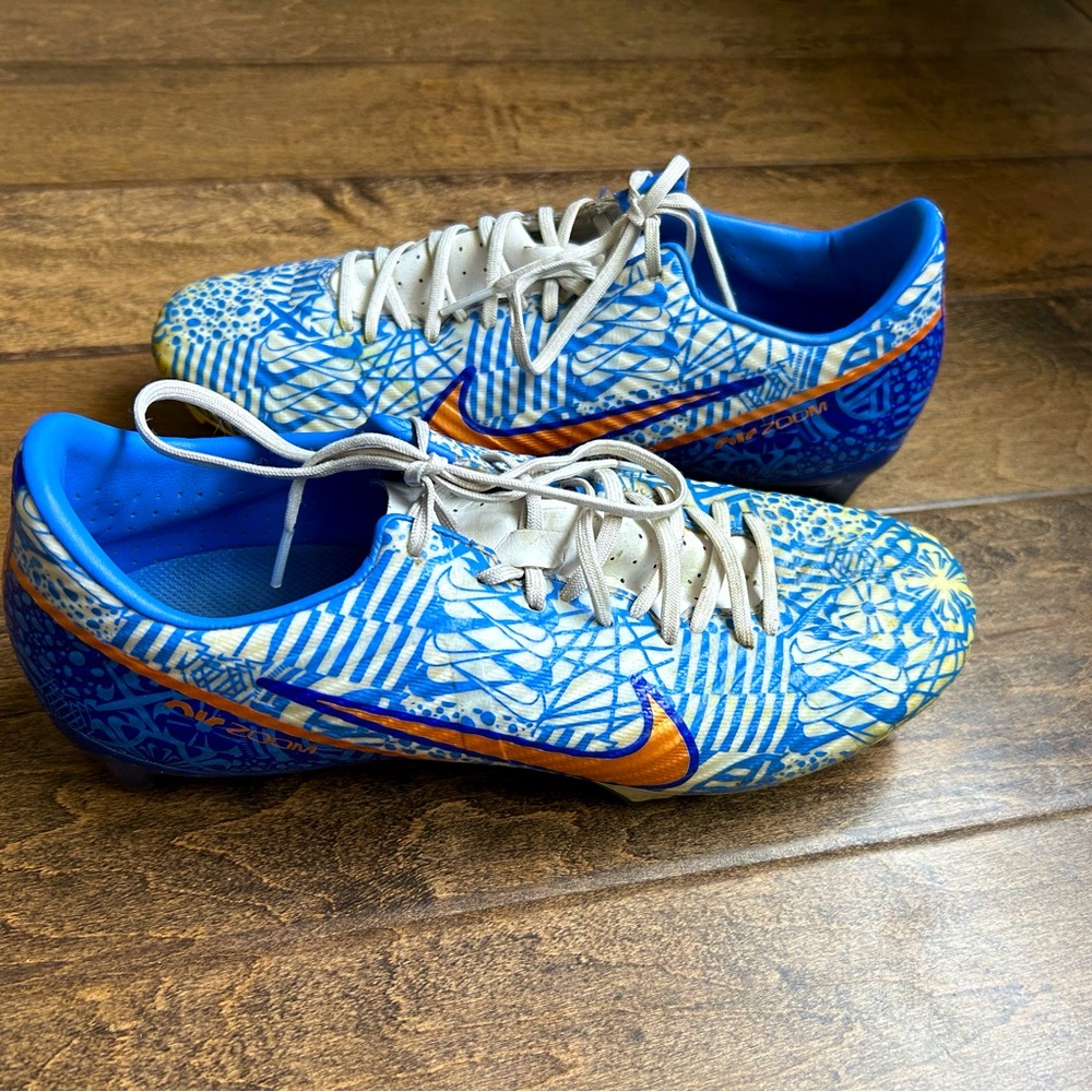 Nike soccer cleats, Ronaldo CR7 size men’s 8.5